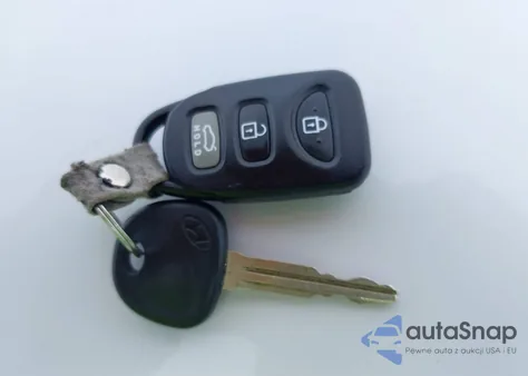 2016 Hyundai Elantra Se z USA, uszkodzony, nr VIN 5NPDH4AE0GH704272